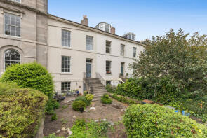 13 Dewar House, Marshall Place, Perth PH2 8AH
