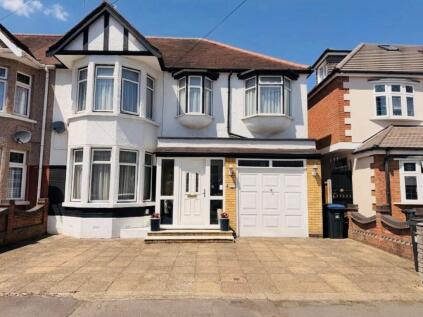 Glenwood Gardens, Gants Hill, Ilford, Redbridge
