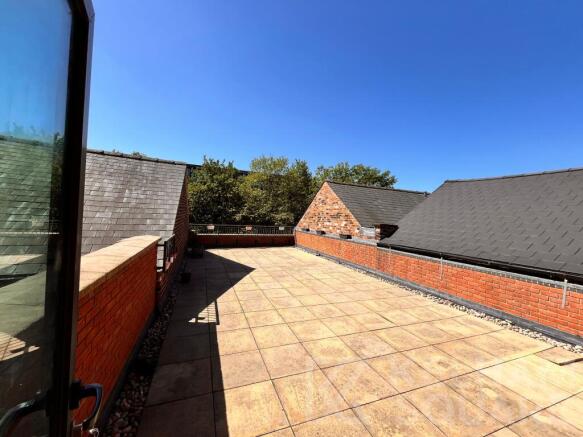 1 bed Apartment to rent Image 11