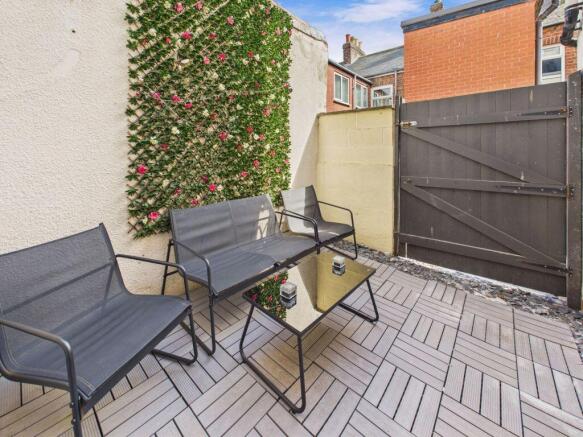 3 bed Terraced for sale Image 6