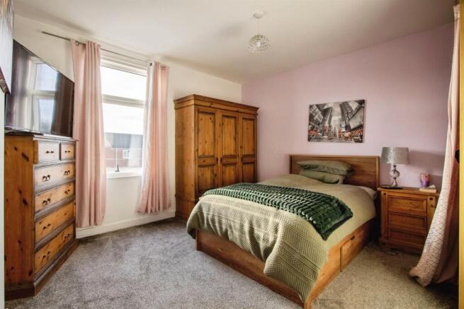 3 bed Terraced for sale Image 7