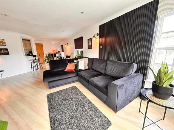 Living area 5