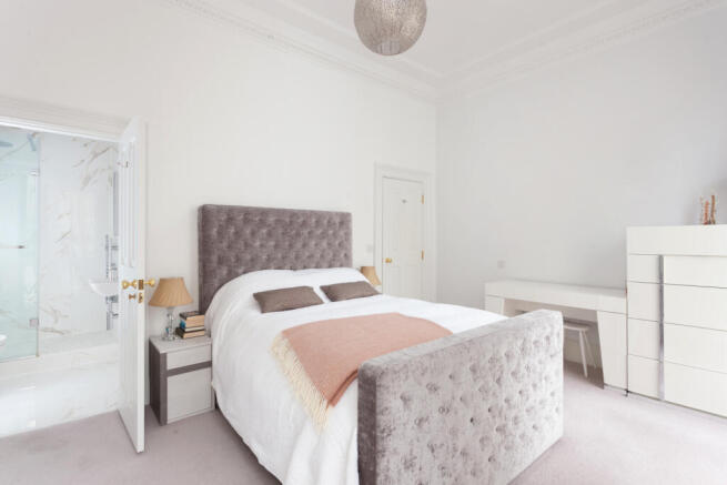 2 bed Apartment for sale Image 8