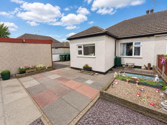 2 bed Semi-Detached Bungalow for sale Image 11