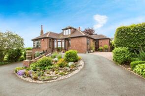 Highfields, Toothill Lane South, Rastrick, Brighouse HD6 3QW