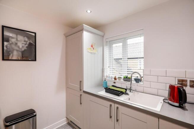 2 bed Apartment for sale Image 5