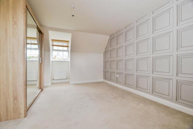 5 bed Detached for sale Image 10