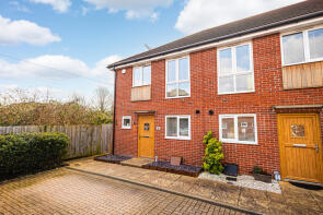 5, Poole Way, Southend-on-sea SS2 6AX