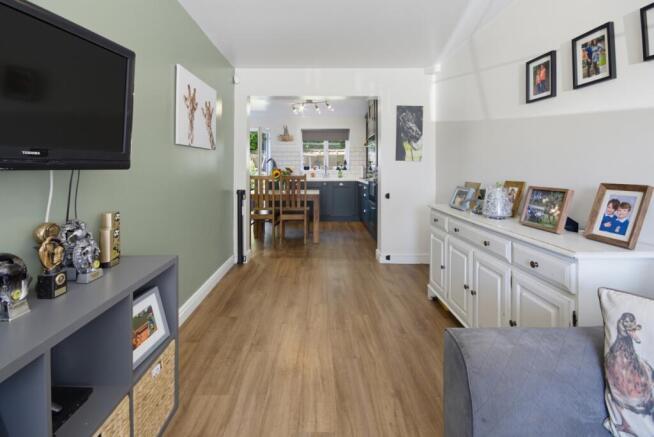 3 bed Semi-Detached for sale Image 10