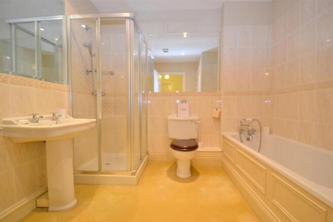 bathroom2.jpg