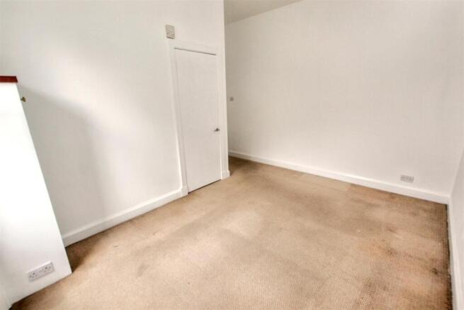 9- Bedroom.jpg