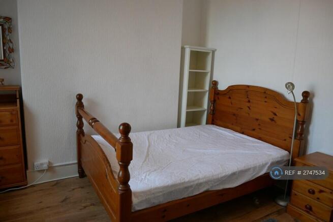 Double Bedroom (1st Floor)