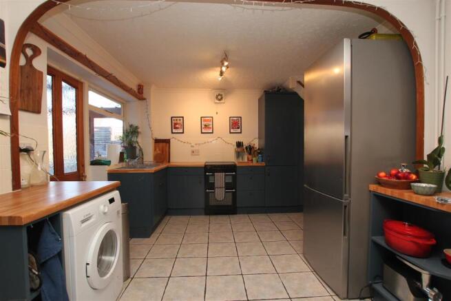 Kitchen.JPG