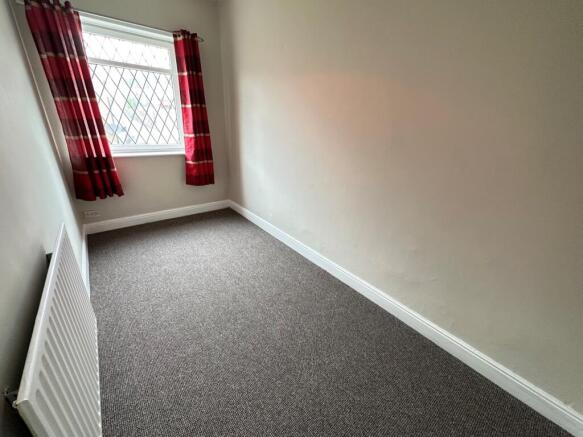 2 bed End of Terrace to rent Image 5