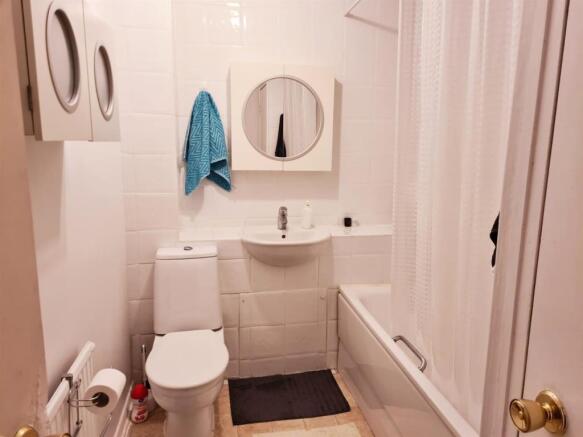 Bathroom.jpg