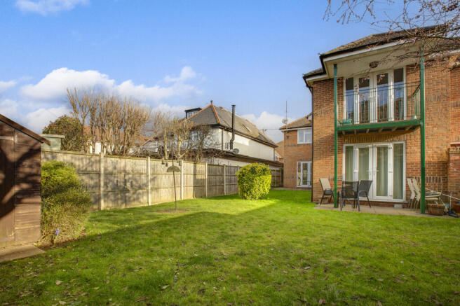 6 Kingfisher House, Dedmere Road, SL7 1PG-8