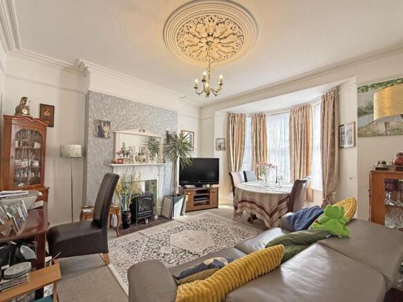 Cromwell Road 21 - Living Room.jpg