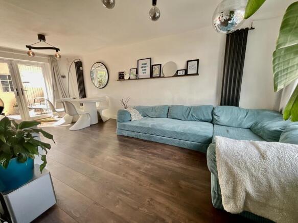 Ashton Drive, Frodsham, WA6 photo 4