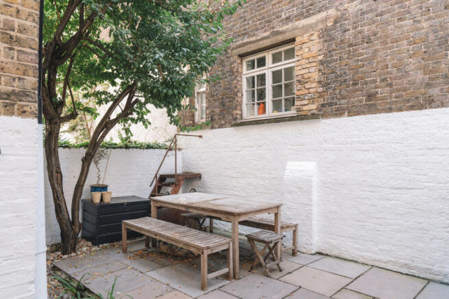 304391 - 77LadbrokeRoad_HighRes-25.jpg