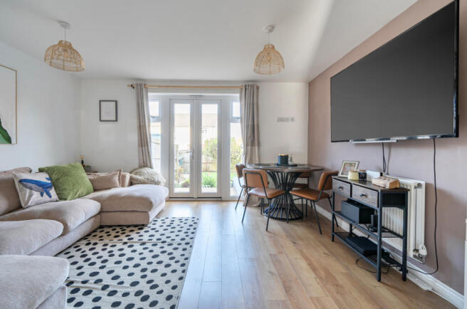 1437129-11-69ce37...