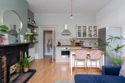 Mornington Road, Bushwood, London, E11