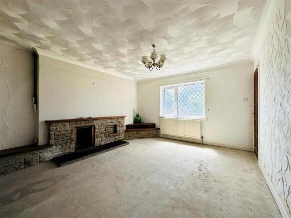 4 bed Semi-Detached for sale Image 5