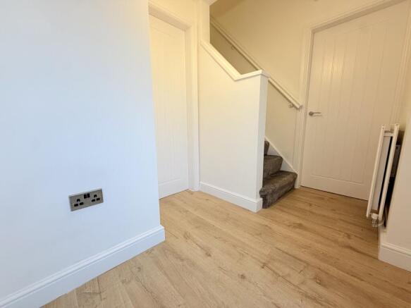 3 bed Terraced to rent Image 4