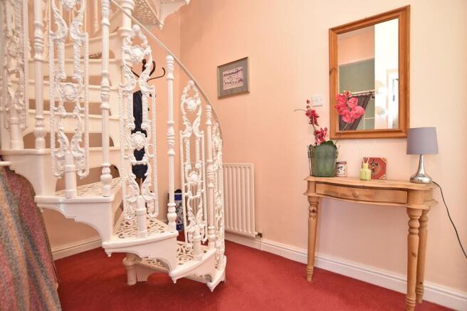 2 bed Flat for sale Image 9