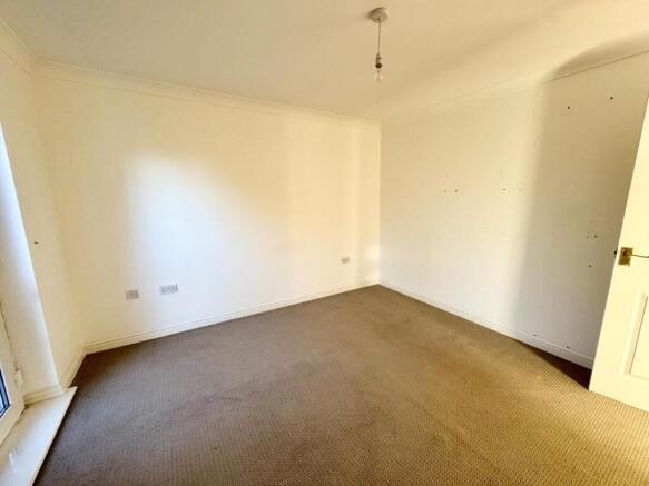 2 bed Flat for sale Image 5