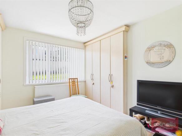 2 bed Detached Bungalow for sale Image 8