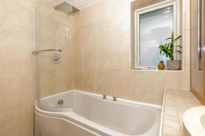 Bathroom Aspect 2