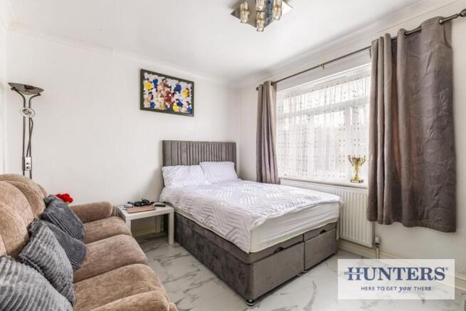 4 bed Semi-Detached Bungalow for sale Image 10