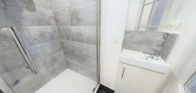 Waddeston Ensuite.png