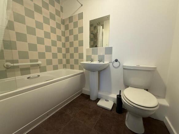 1 bed Apartment to rent Image 9
