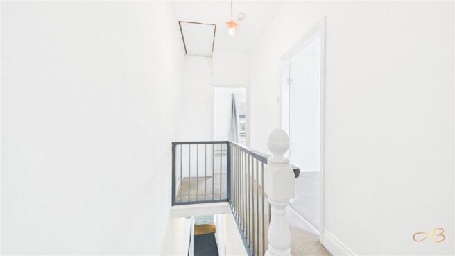 3 bed Terraced to rent Image 7