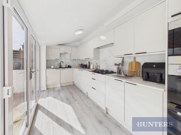 3 bed Terraced for sale Image 6