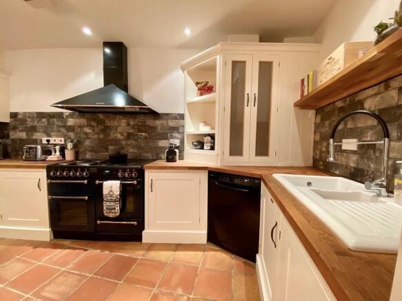 kitchen2.jpg