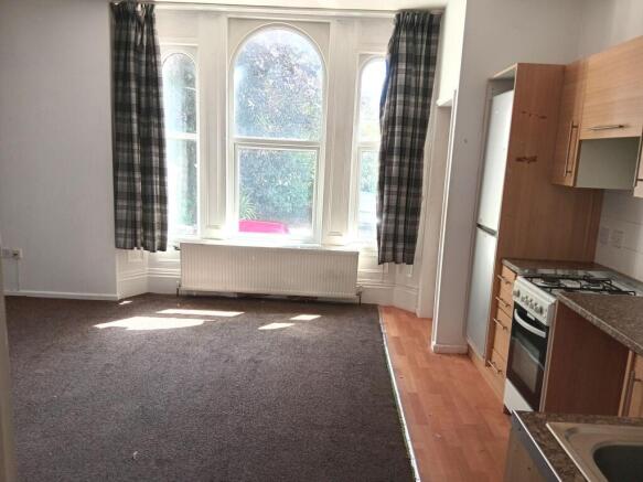 Lounge/Kitchen