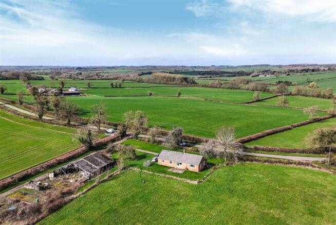 Holywell Farm, Bradden (11).jpg