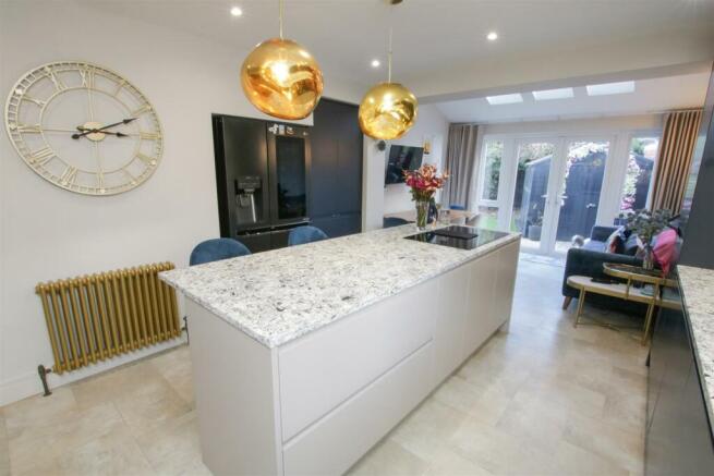MODERN OPEN PLAN LIVING/ DINING/ KITCHEN