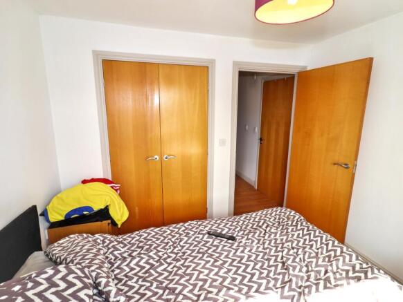 2 bed Flat for sale Image 4