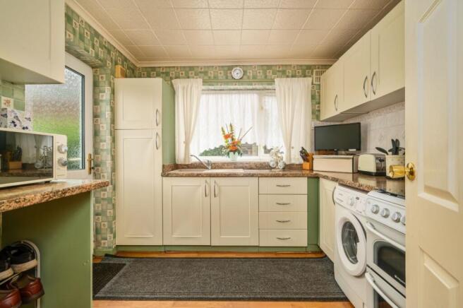 3 bed Semi-Detached for sale Image 8