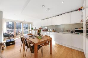 Flat B 11, 400, Caledonian Road, London N1 1DN