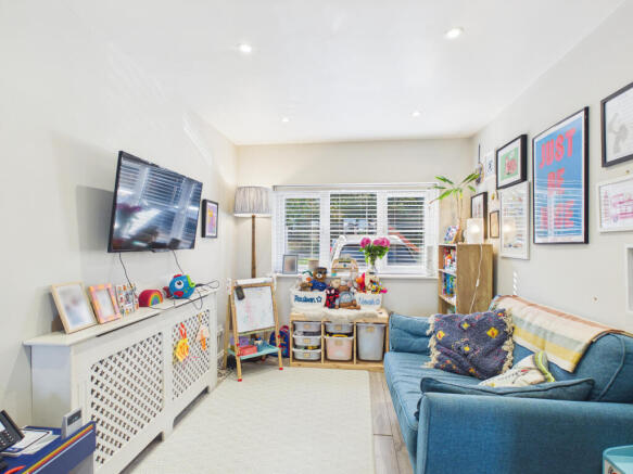 CAM02536G0-PR0078-STILL002