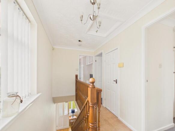3 bed Semi-Detached for sale Image 10