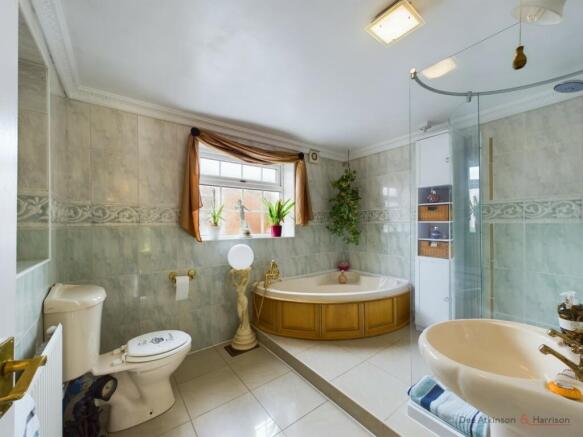 2 bed Detached Bungalow for sale Image 9