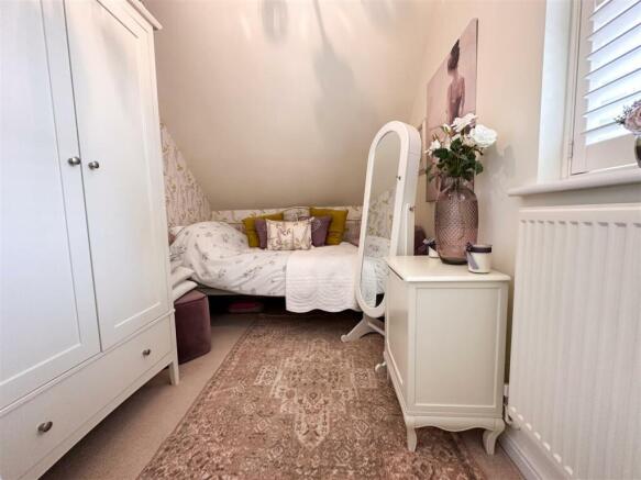 Bed 4 .jpg