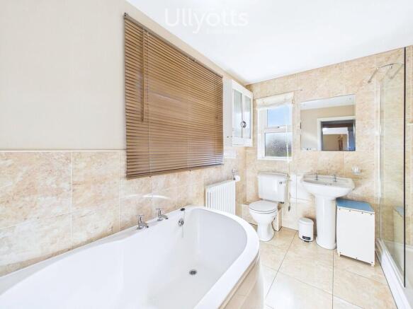 3 bed Terraced for sale Image 10