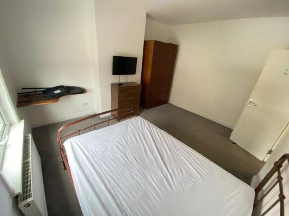 3 bed Terraced to rent Image 12