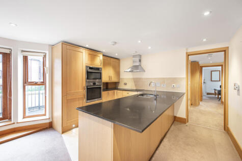 Hoskins Road, Oxted, RH8